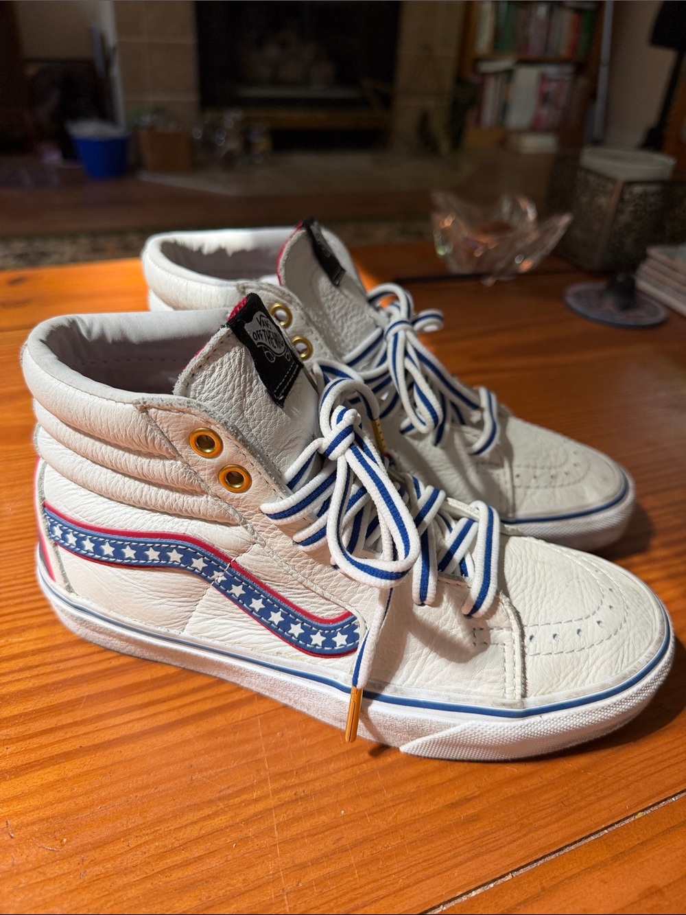 Vans White High-Top Leather Sneakers with Blue & Red Star Stripe, size 6.5
